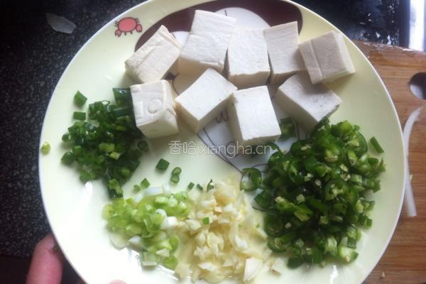 虾皮豆腐炖白菜的做法图解3