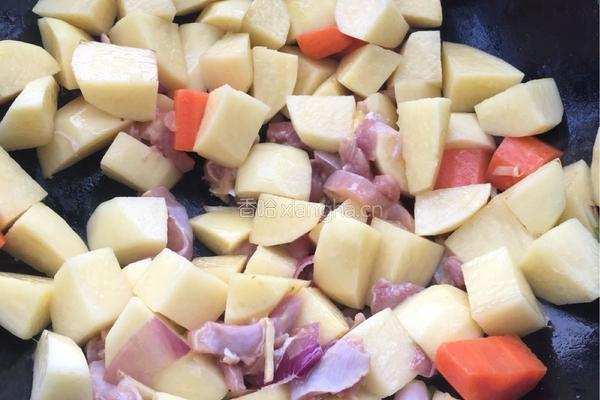 咖喱鸡肉土豆的做法图解4