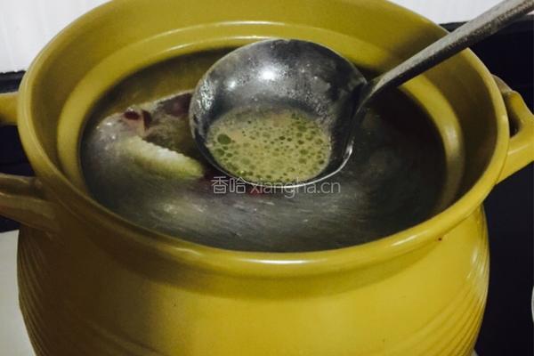 瑶柱板栗黄芪土鸡汤的做法图解6