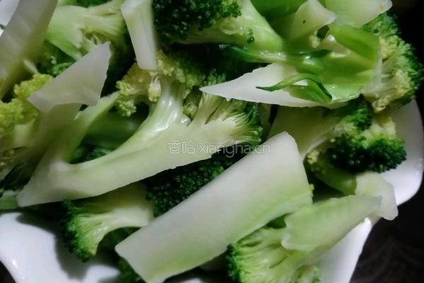 西兰花炒肉的做法图解4