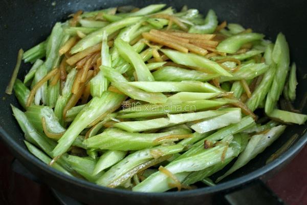 西芹瘦肉炒土豆的做法图解9
