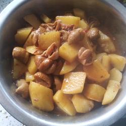土豆烧肥肠的做法[图]