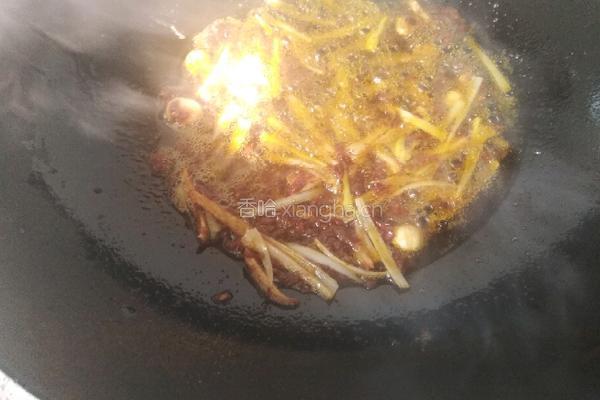 土豆烧肥肠的做法图解4