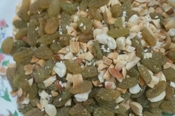 花生葡萄干牛轧糖的做法图解5