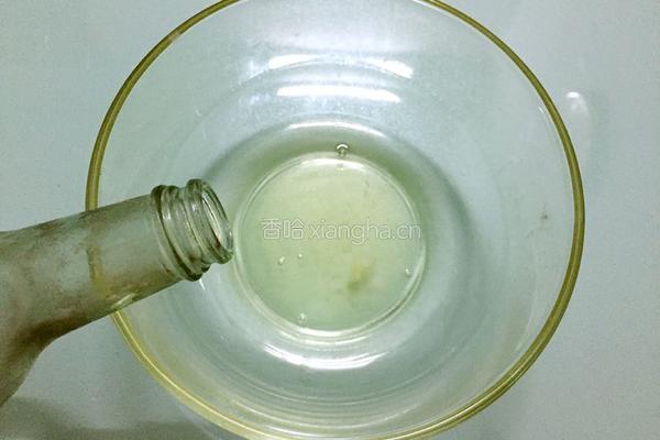 双色蛋白糖的做法图解3