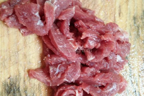 青红椒炒牛肉的做法图解1