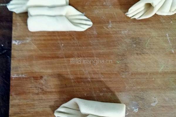 枣花馍（造型步骤）的做法图解3
