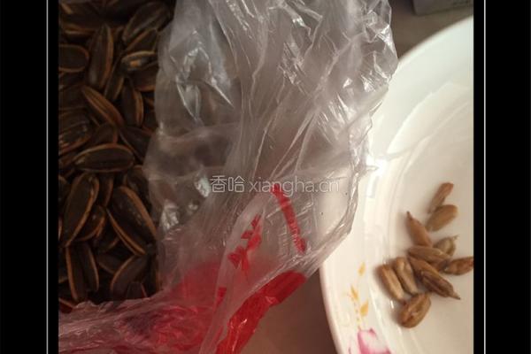 炒酸奶的做法图解3