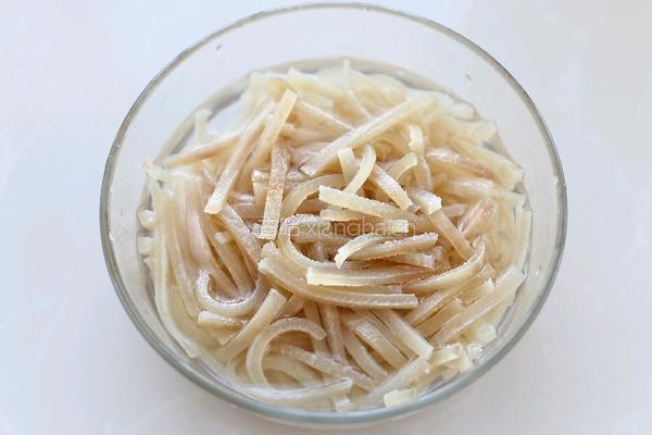 肉皮冻的做法图解5