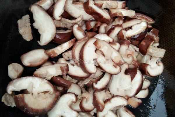 香菇炒肉的做法图解6