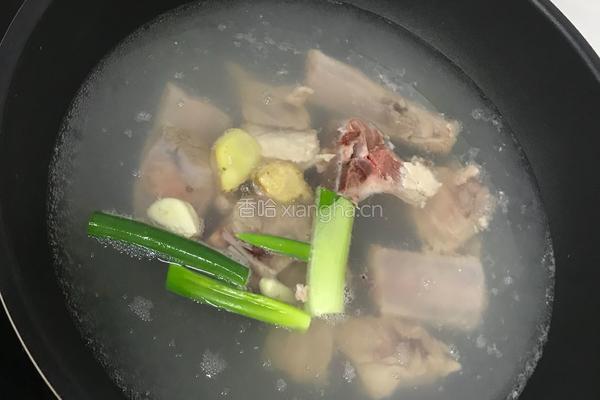 糖醋排骨的做法图解1