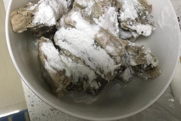 糖醋排骨的做法图解2