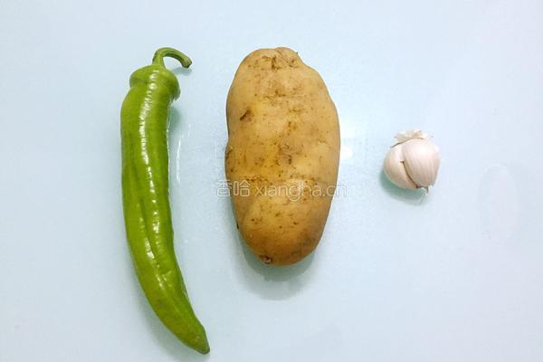 青椒土豆丝的做法图解1