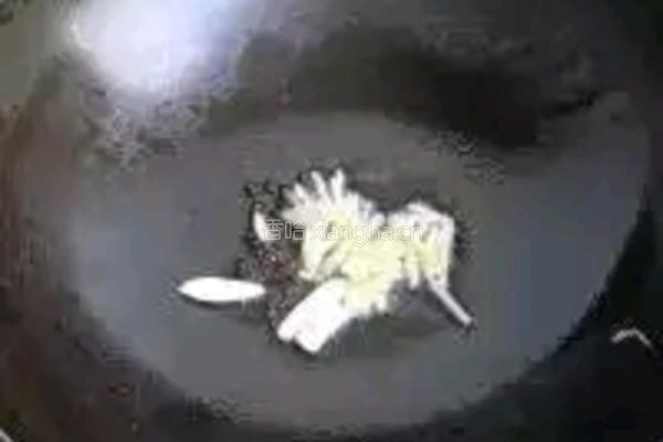 芹菜炒肉的做法图解7