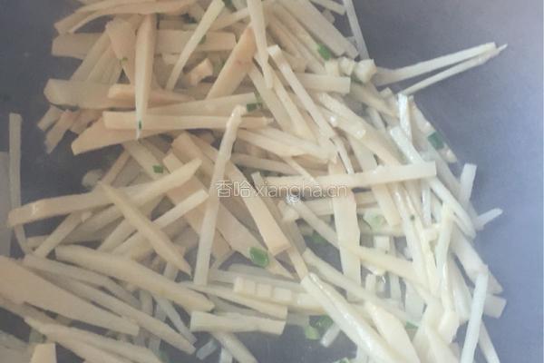 冬笋炒牛肉的做法图解5