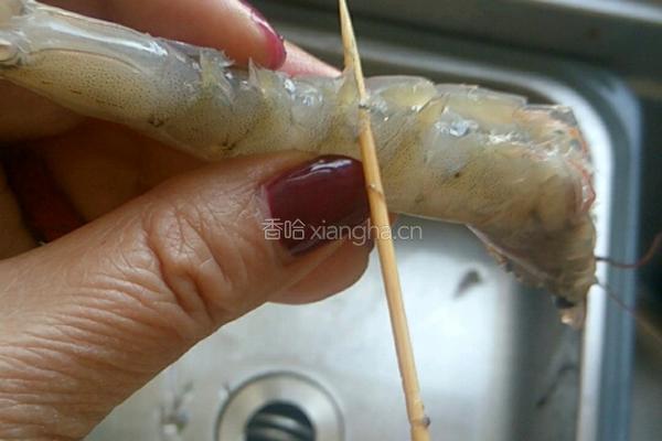 焗芝士大海虾的做法图解2