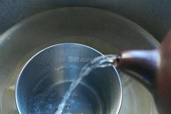 热柠檬红茶的做法图解2