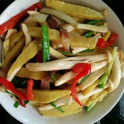 腊肉炒黄糍粑的做法[图]