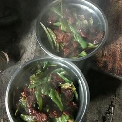 农家柴火清炒腊肠的做法[图]