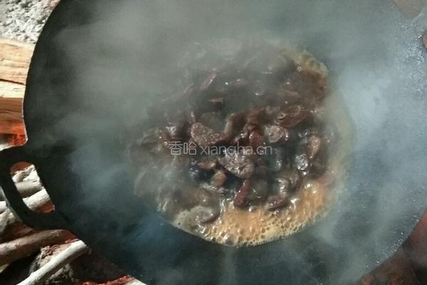 农家柴火清炒腊肠的做法图解6