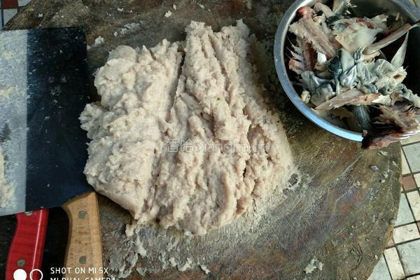 手工鲅鱼丸子汤的做法图解1