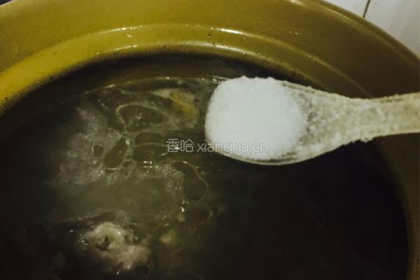 花生黄豆猪脚汤的做法图解7