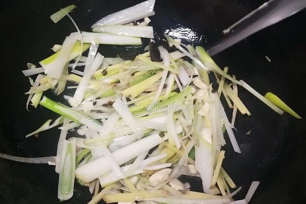 爆炒葱姜蟹的做法图解3