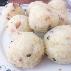 腊肉糯米团子的做法[图]