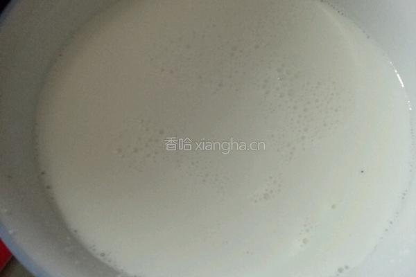草莓酱牛奶布丁的做法图解2