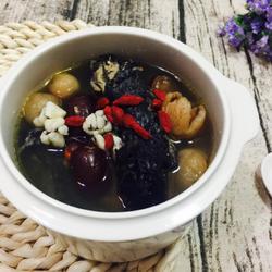 花旗参芡实乌鸡炖汤的做法[图]