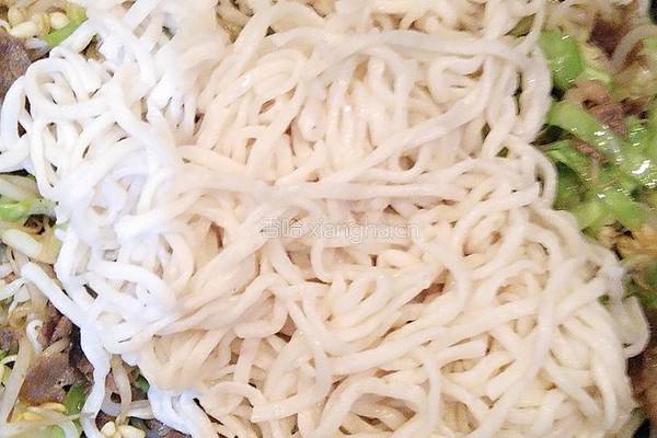 肥牛蔬菜炒面的做法图解18