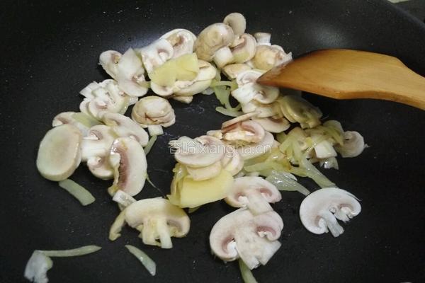 奶油蘑菇汤的做法图解5