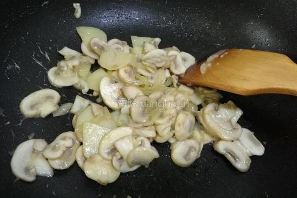 奶油蘑菇汤的做法图解6
