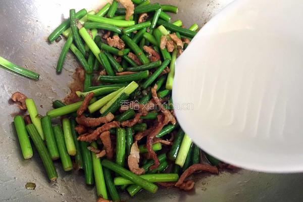 蒜苔炒肉的做法图解11