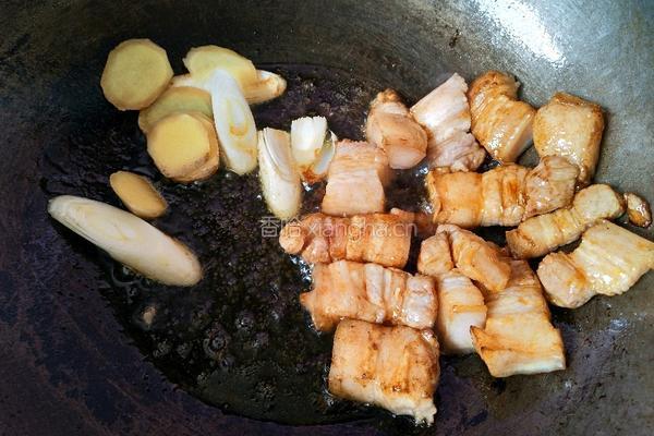 酸菜红烧肉干拌面的做法图解5