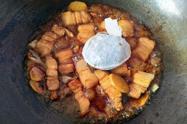 酸菜红烧肉干拌面的做法图解7