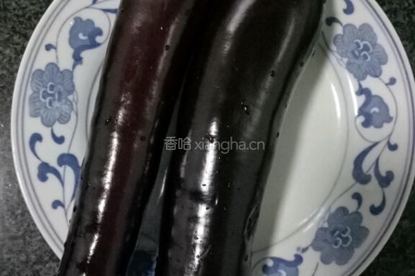 咸鱼蒸茄子的做法图解3