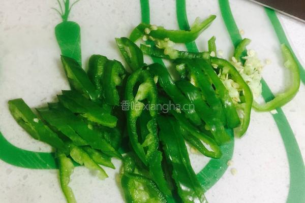 尖椒杏鲍菇的做法图解2