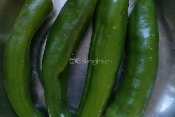 尖椒肉片的做法图解1