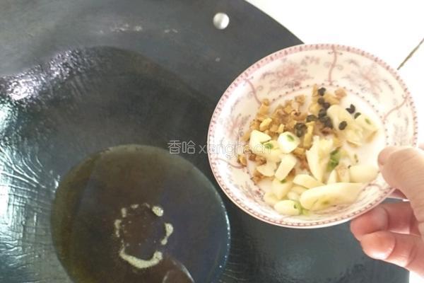 青椒炒米豆腐的做法图解6