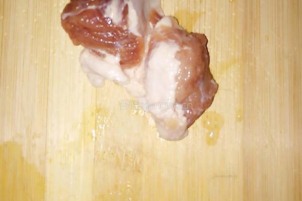 肉丁蒜苔的做法图解4