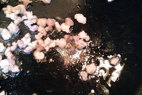 肉丁蒜苔的做法图解7