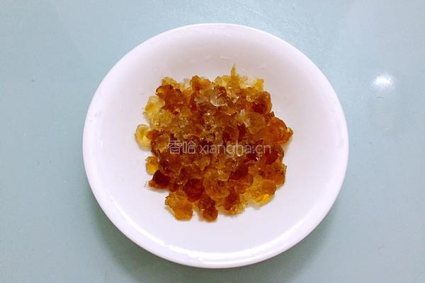 桃胶炖奶的做法图解4