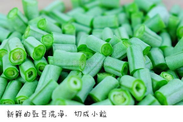 南瓜鲜虾浓汤面的做法图解2