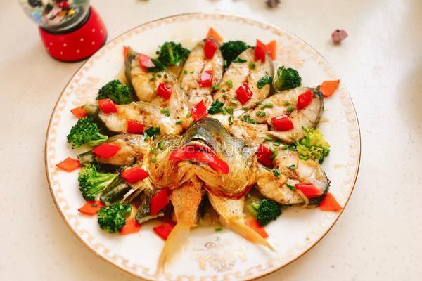 清蒸开屏大黄鱼的做法图解9