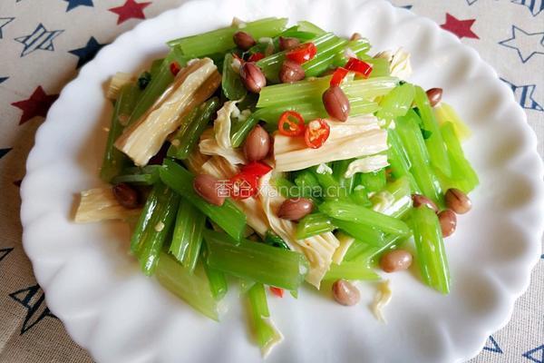 芹菜花生拌腐竹的做法图解9