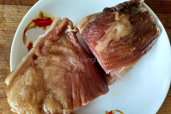 蒜薹炒腊肉的做法图解2