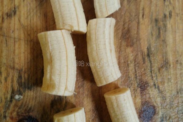 炸香蕉的做法图解1