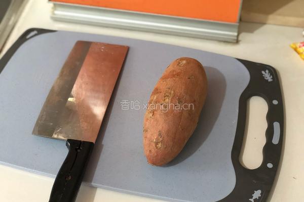 拔丝地瓜的做法图解1
