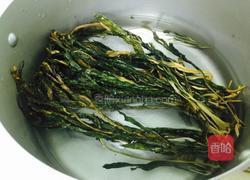 南北杏菜干无花果排骨汤的做法图解2
